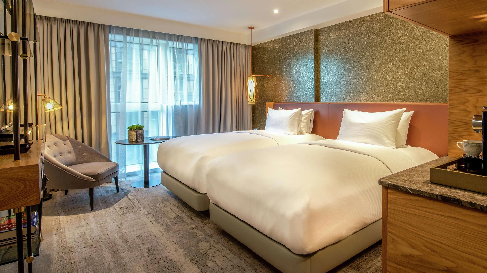 Lincoln Plaza Hotel London, Curio Collection By Hilton