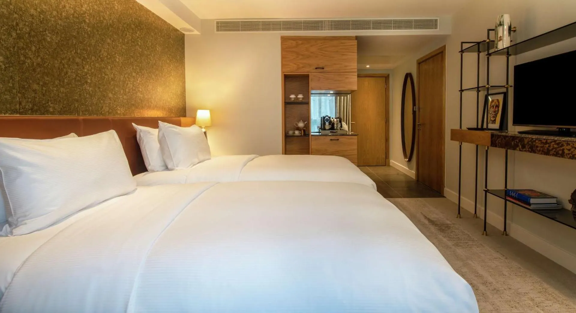 Lincoln Plaza Hotel London, Curio Collection By Hilton