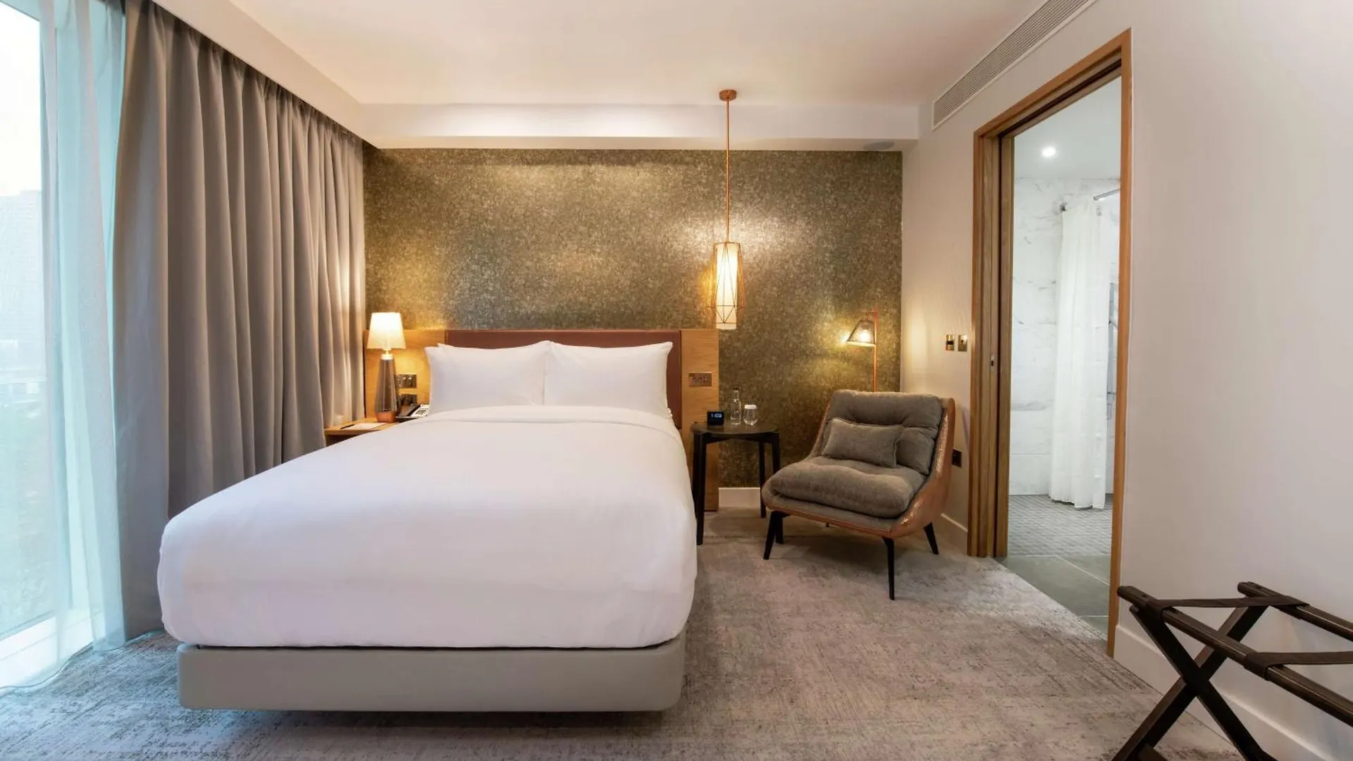 Lincoln Plaza Hotel London, Curio Collection By Hilton 4*,